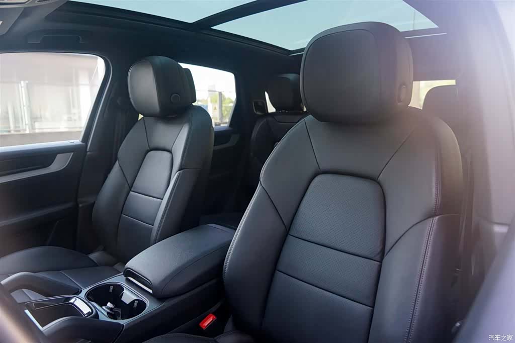 Porsche Cayenne, 2024 14
