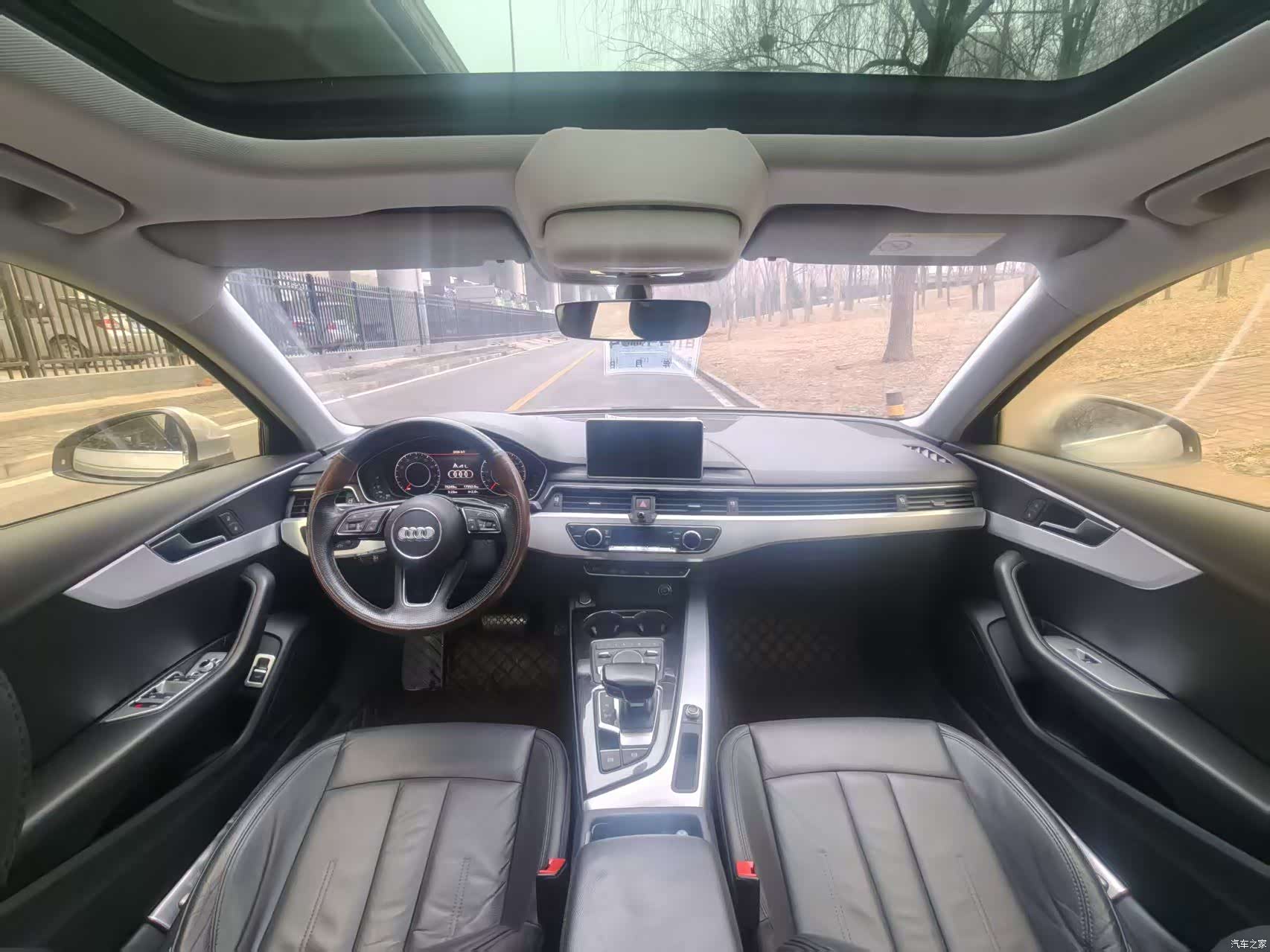Audi A4L, 2018 все фото