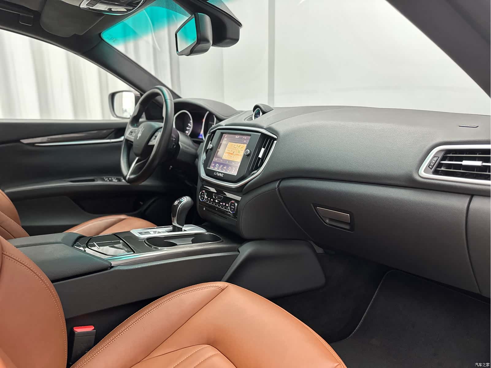 Maserati Ghibli, 2015 43