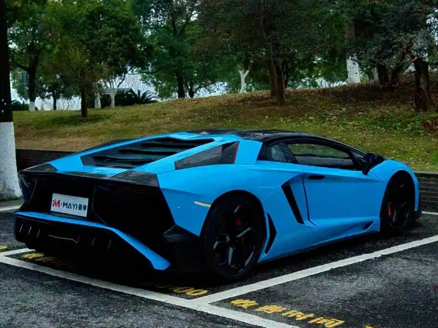 Lamborghini Aventador