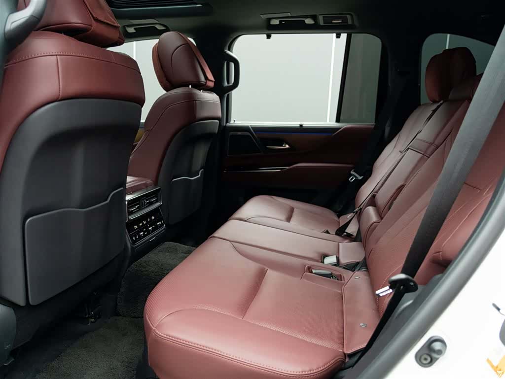 Lexus LX, 2026 13