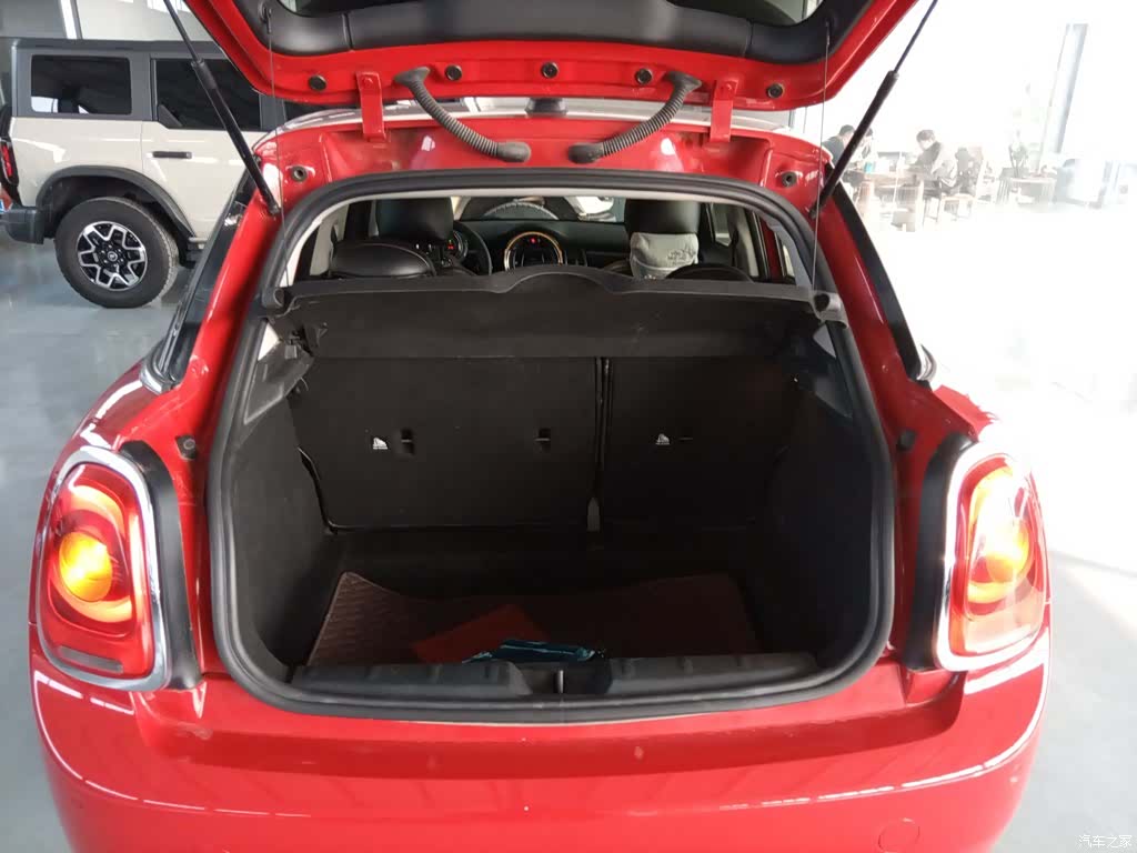 Mini ONE, 2021 18