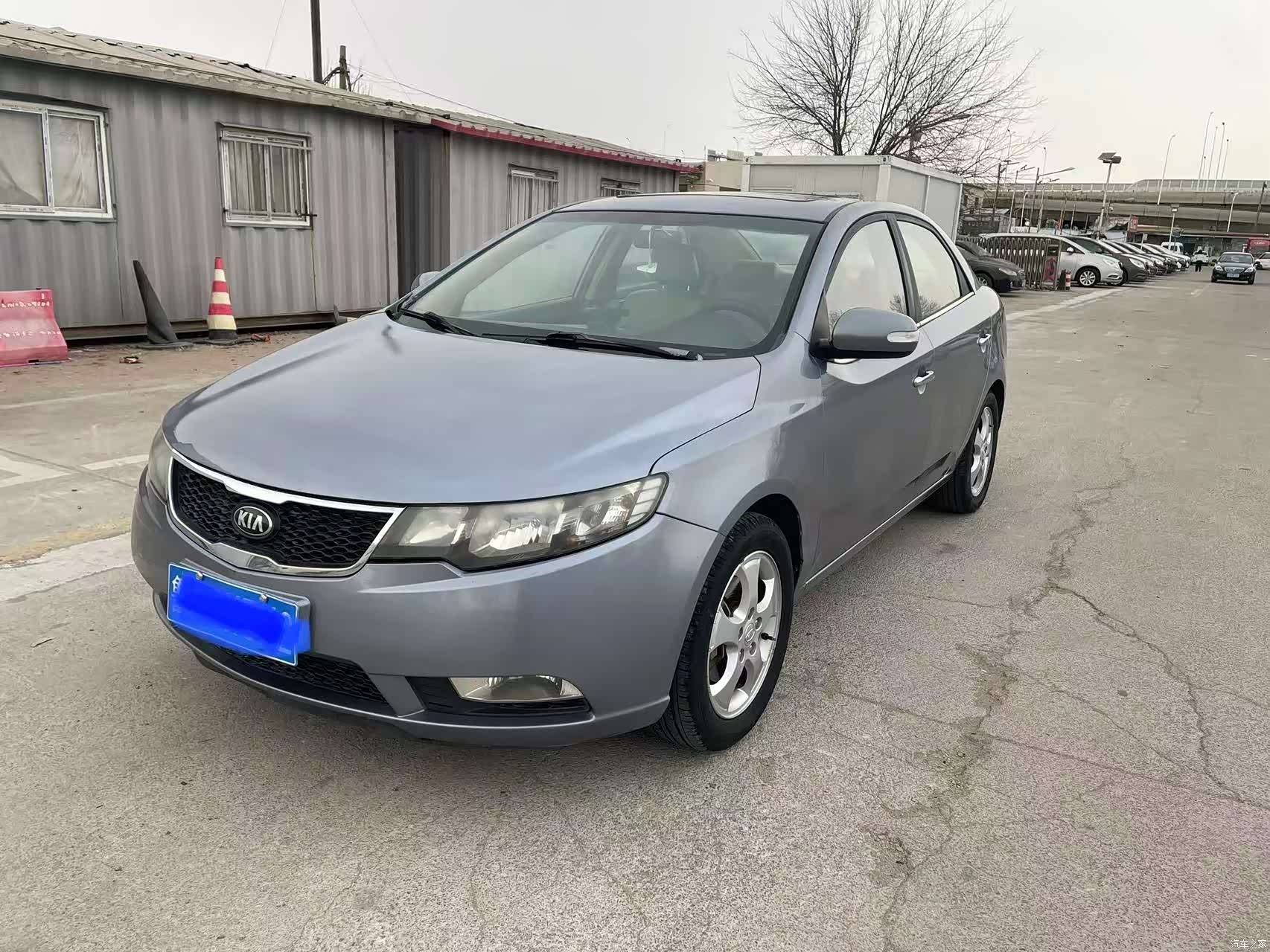 Kia GLS, 2011 1