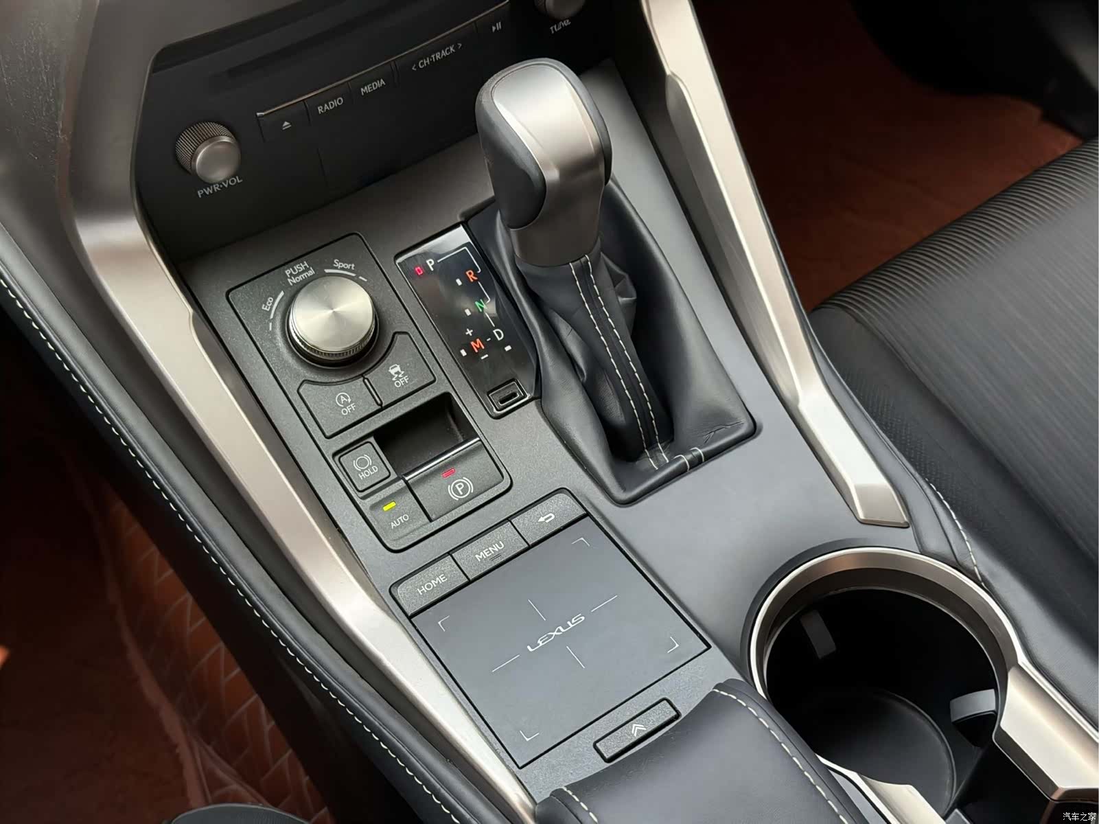 Lexus NX, 2021 19