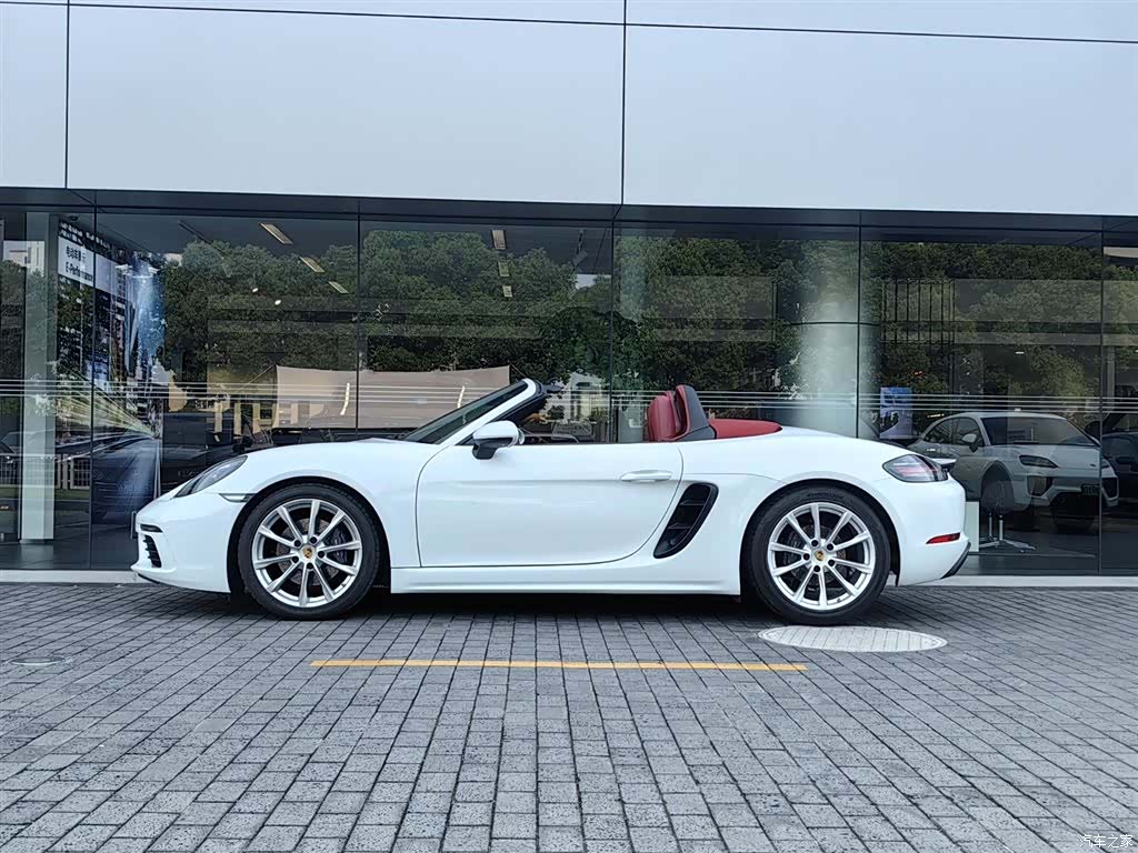 Porsche Boxster, 2023 2