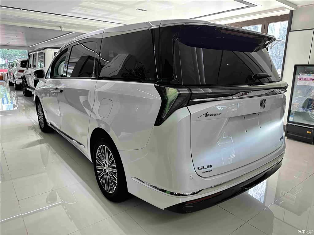 Buick GL8, 2025 6