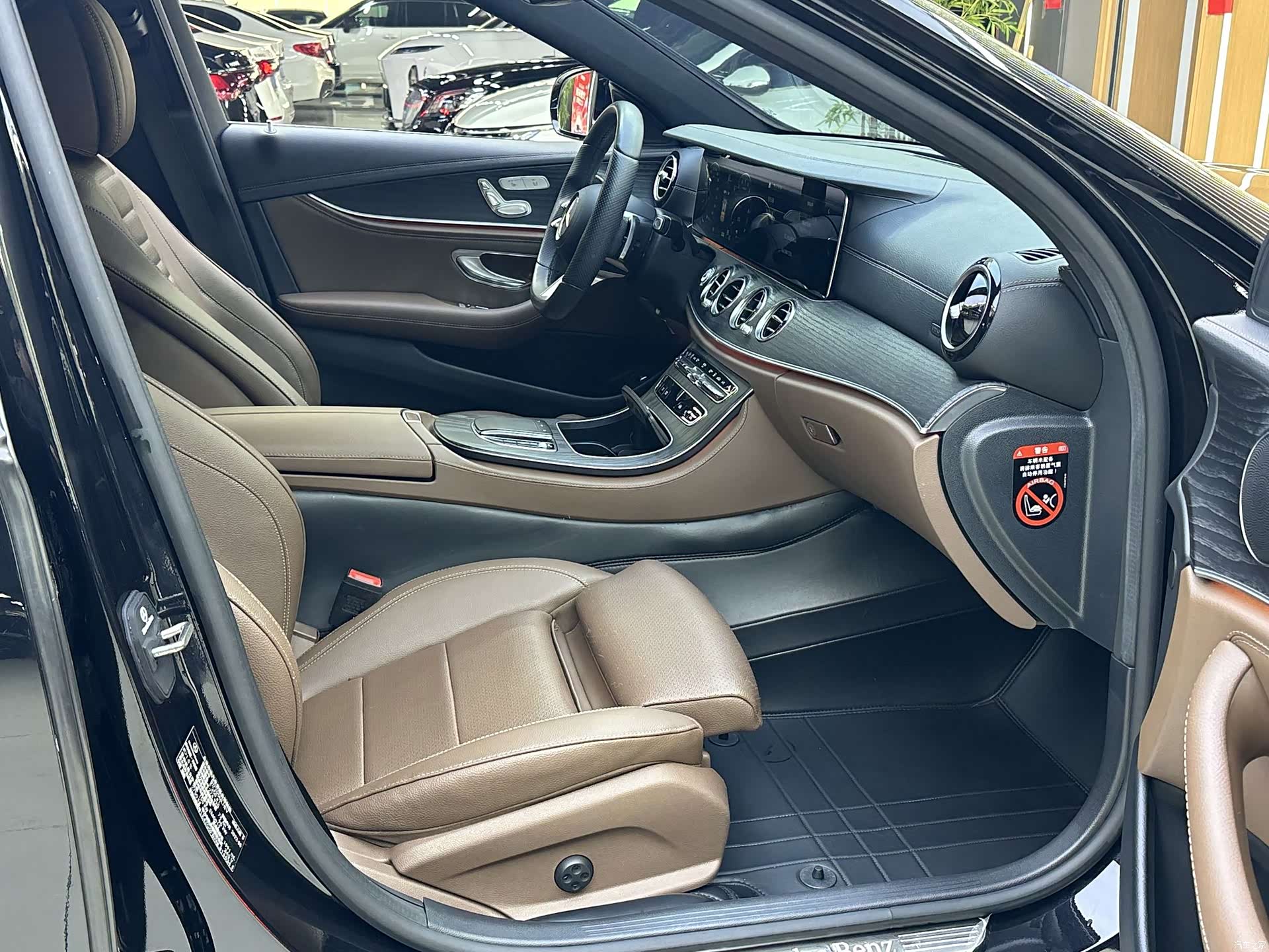 Mercedes-Benz E-Class, 2022 4