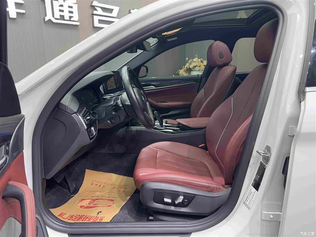 BMW 5 Series, 2022 все фото