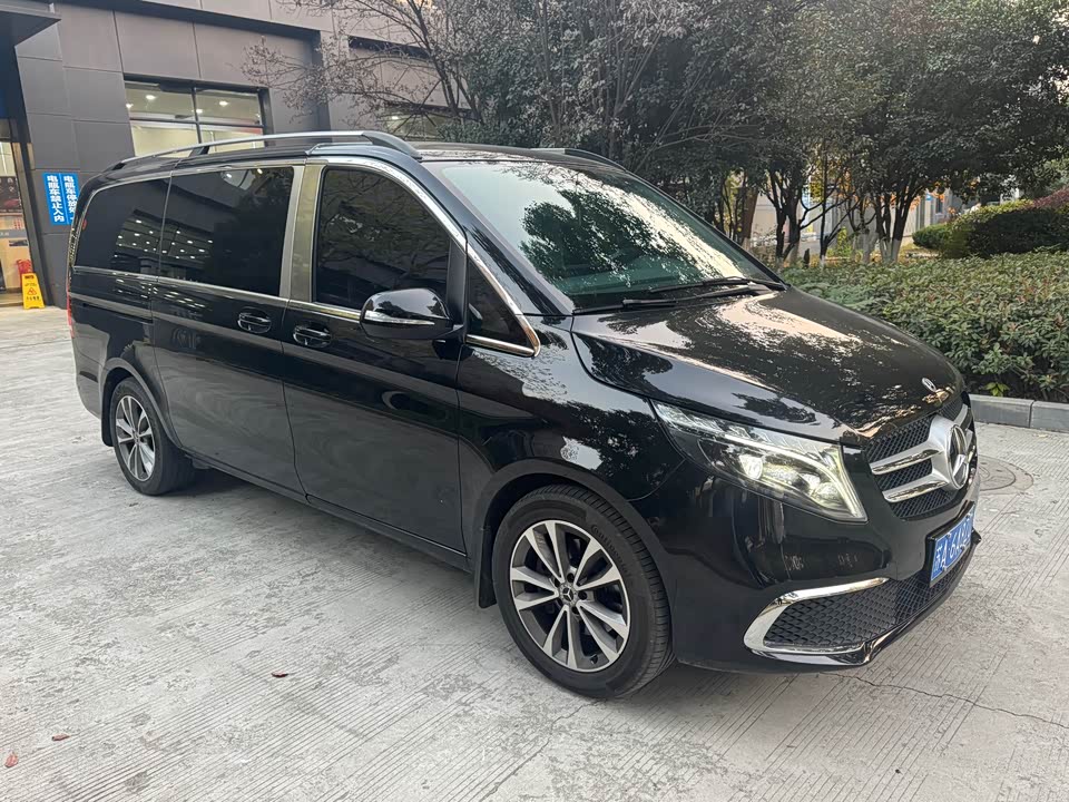 Mercedes-Benz V-class