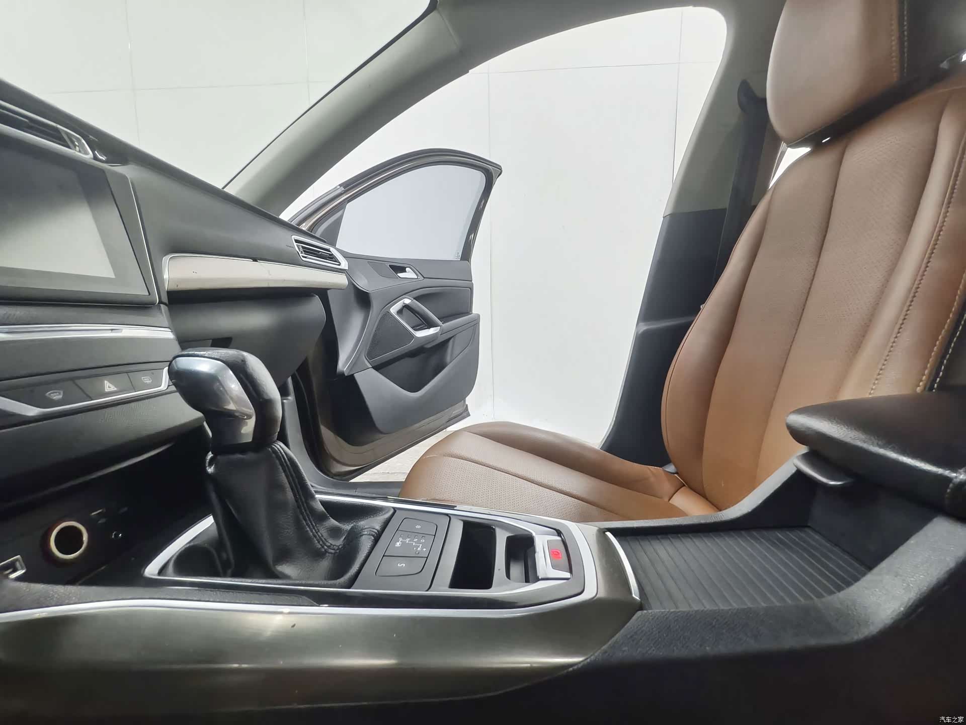 Peugeot 408, 2015 12
