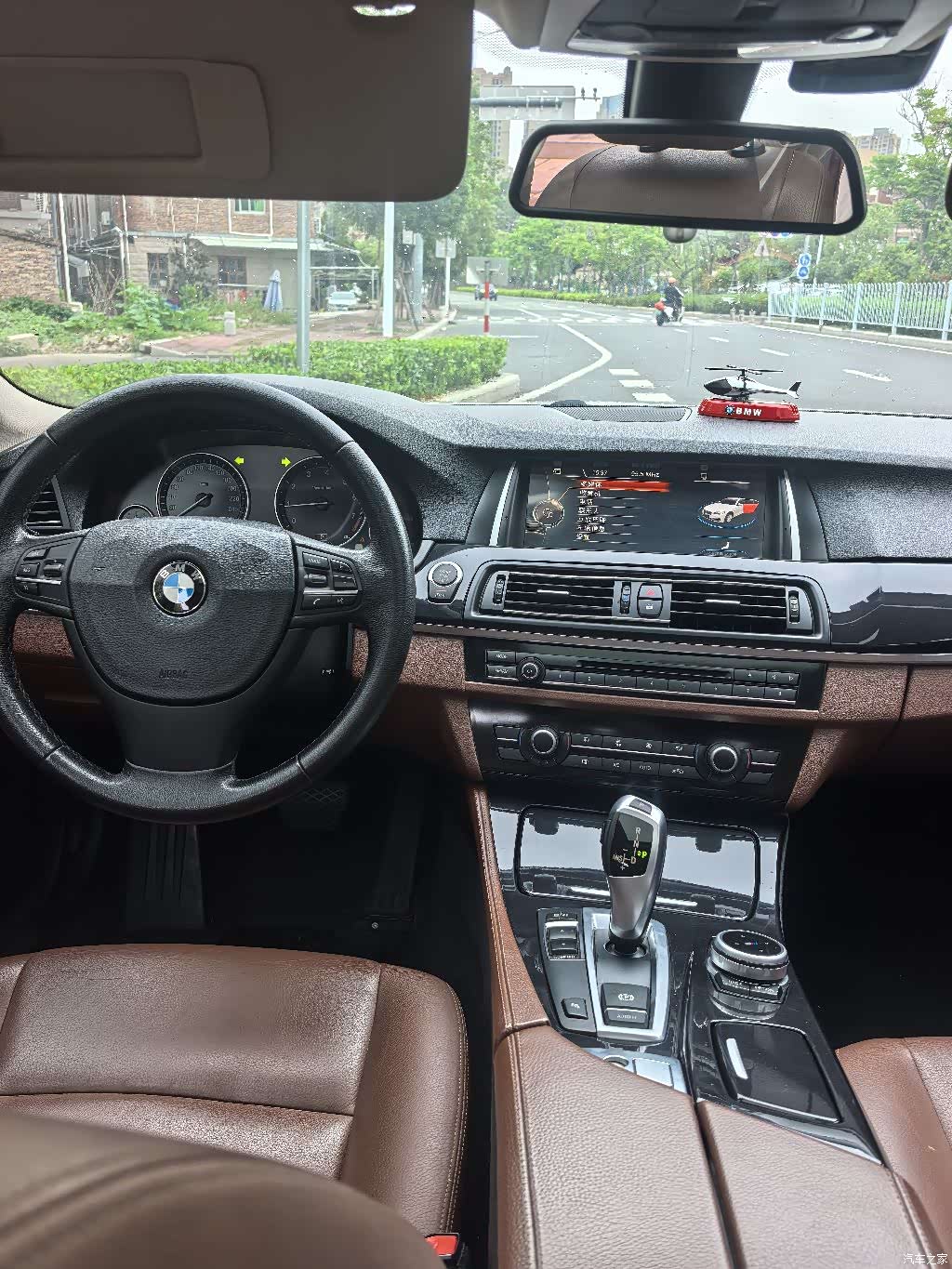 BMW 5 Series, 2015 11