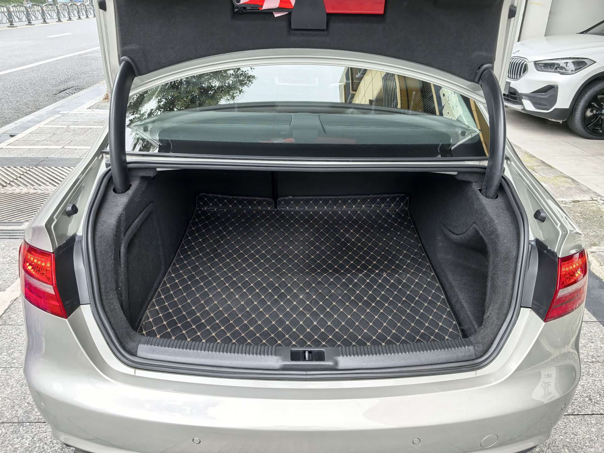 Audi A4L, 2015 17