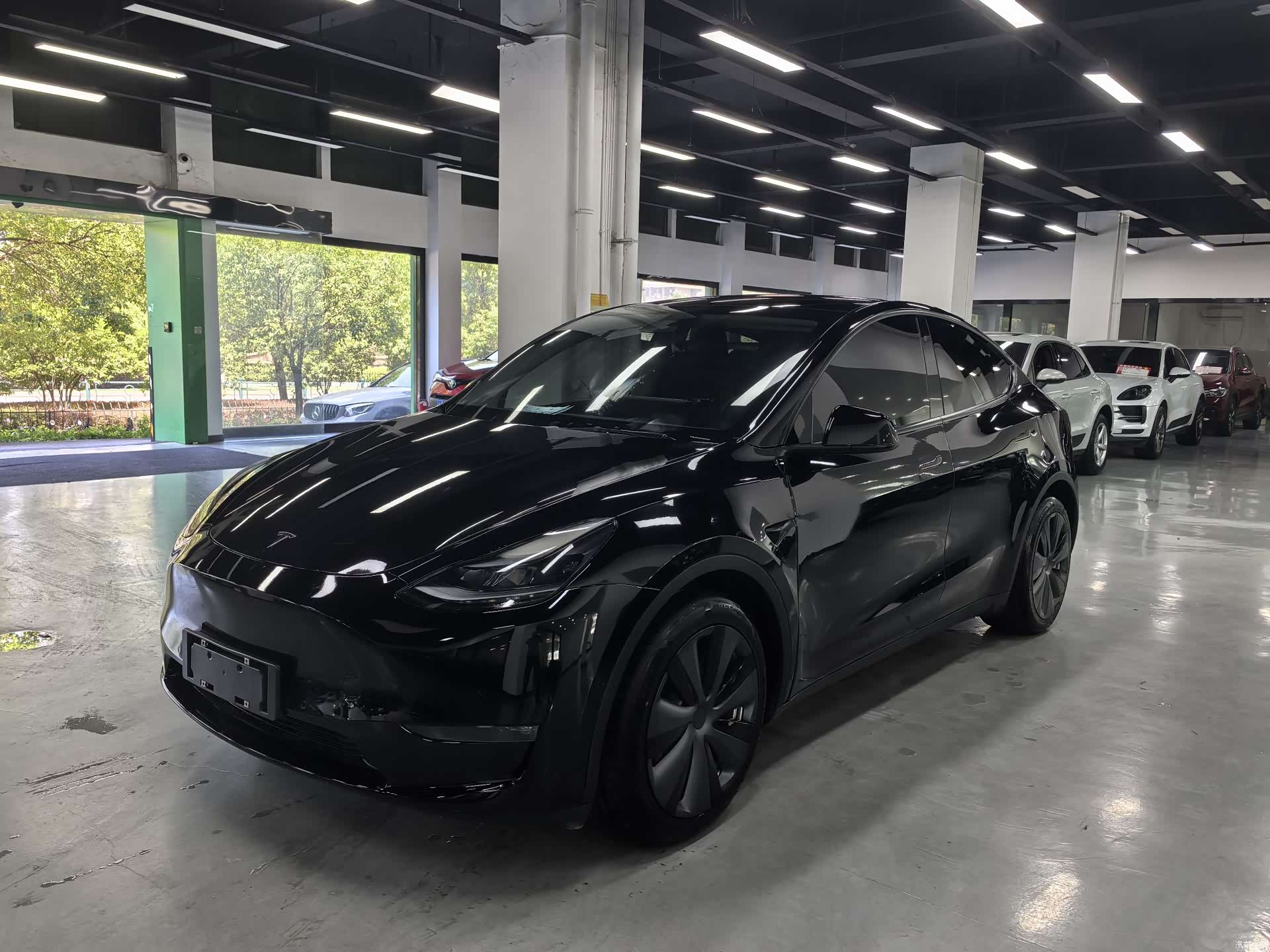Tesla Model Y, 2022 1