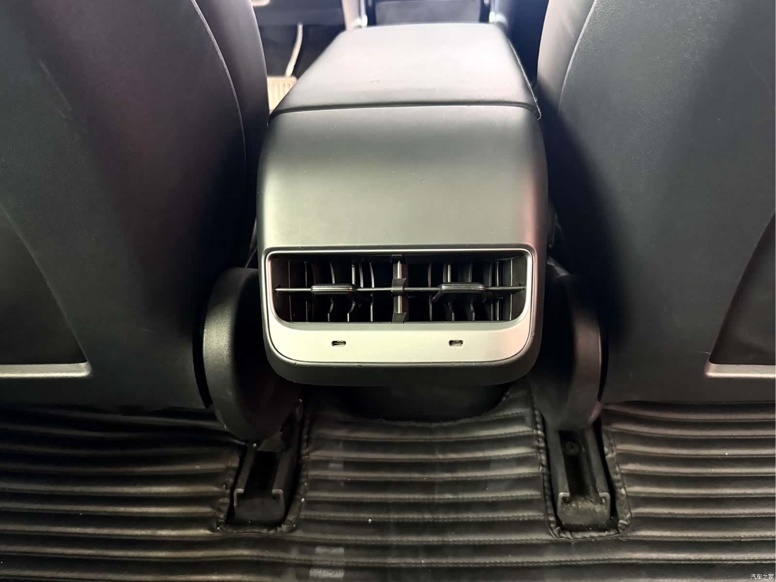 Tesla Model 3, 2020 14