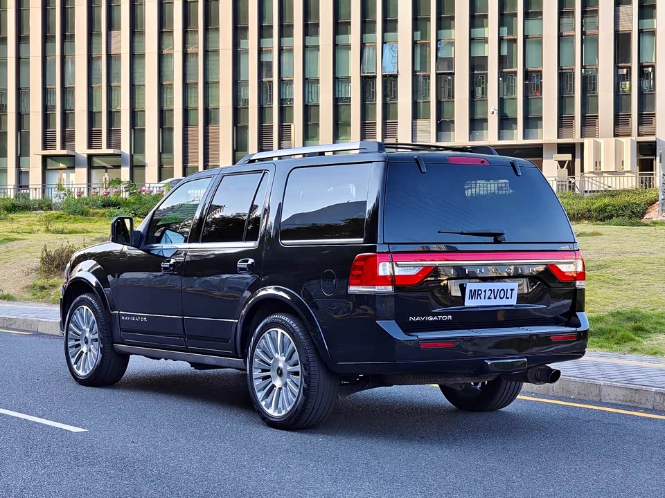 Lincoln Navigator