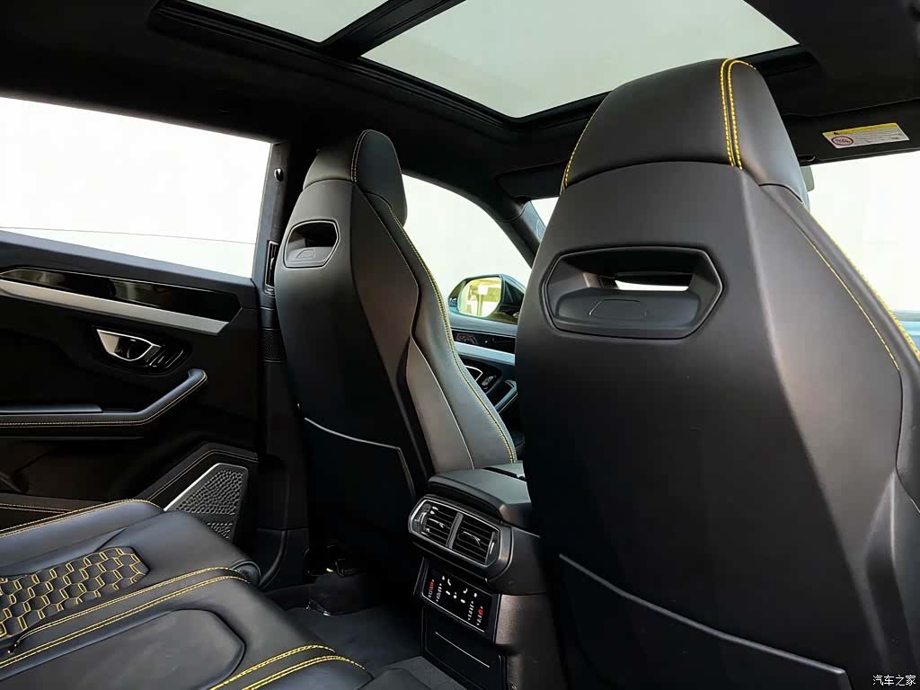 Lamborghini Urus, 2020 19