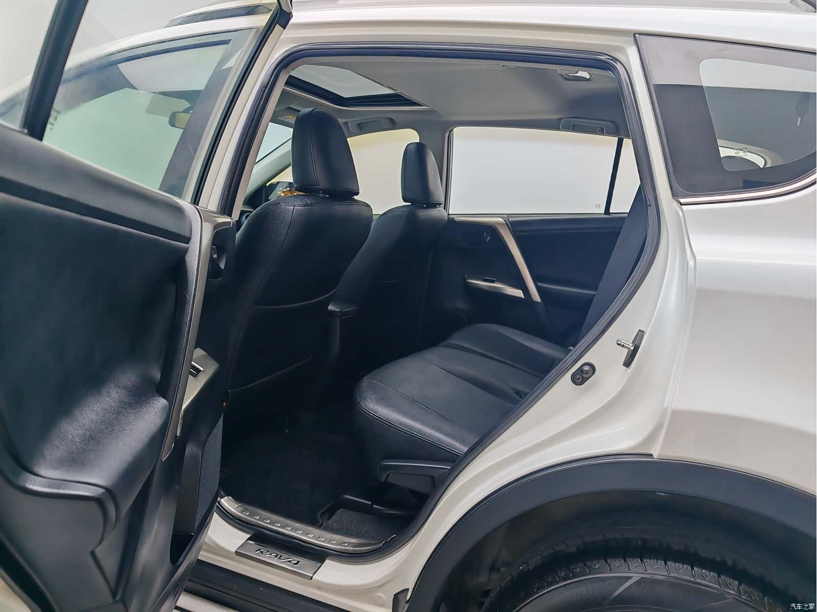 Toyota RAV4, 2016 17