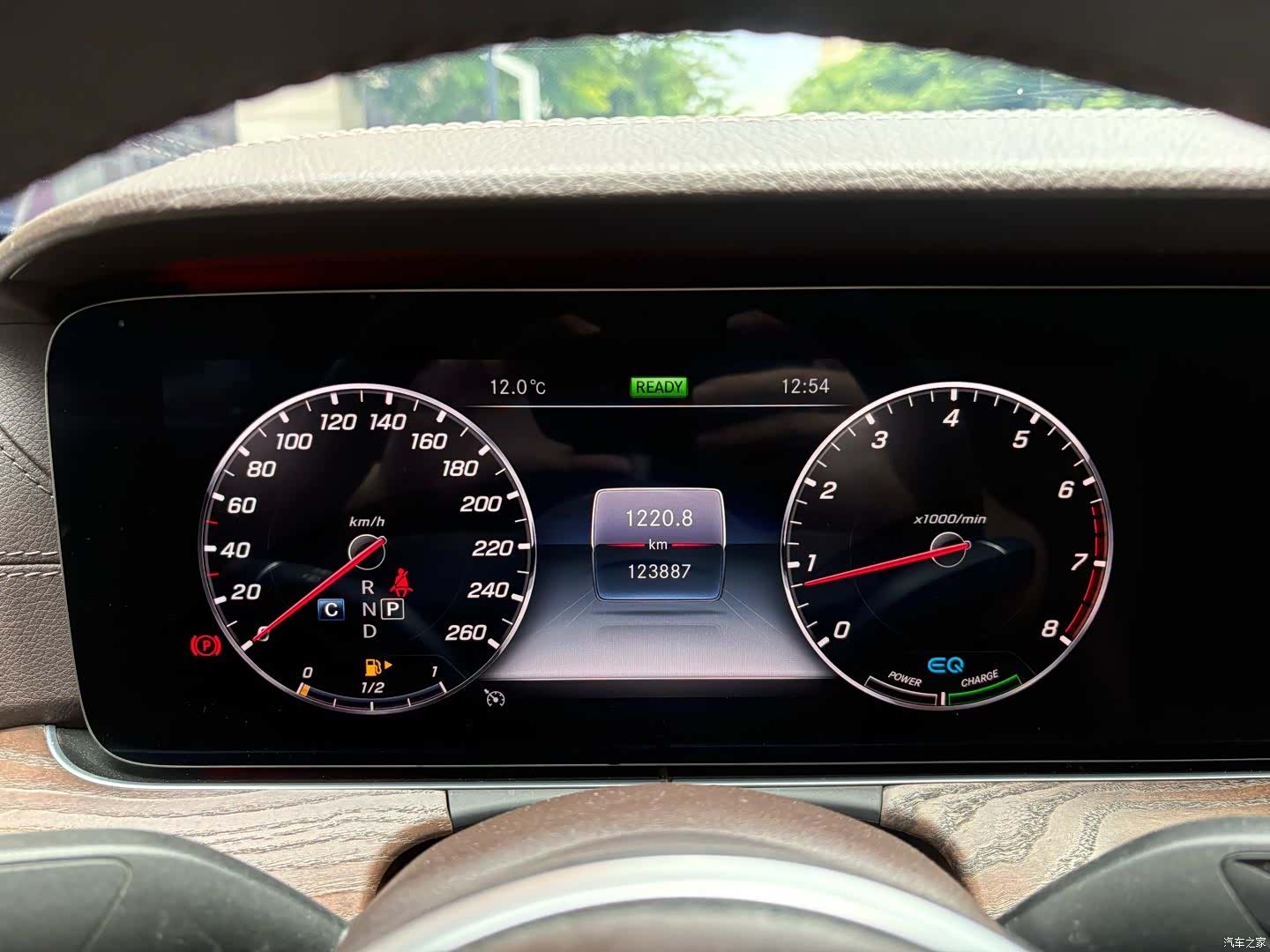 Mercedes-Benz E-Class, 2019 12