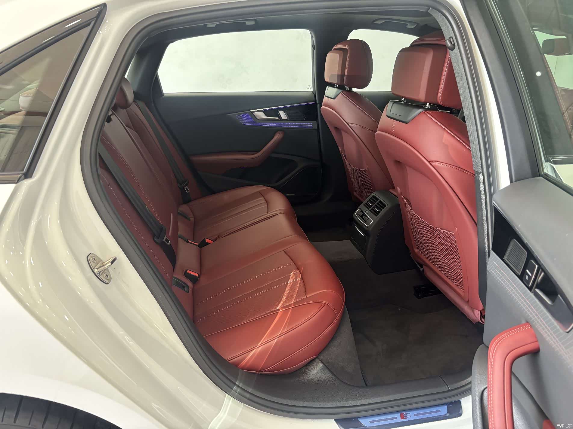 Audi A4L, 2025 27