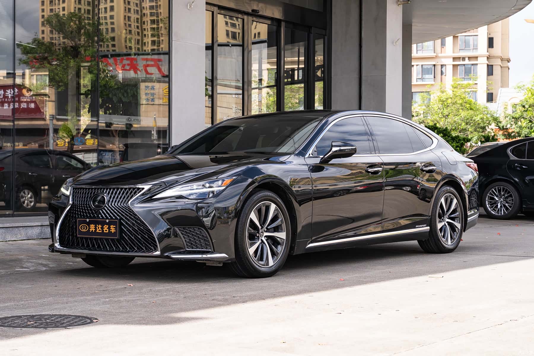 Lexus LS