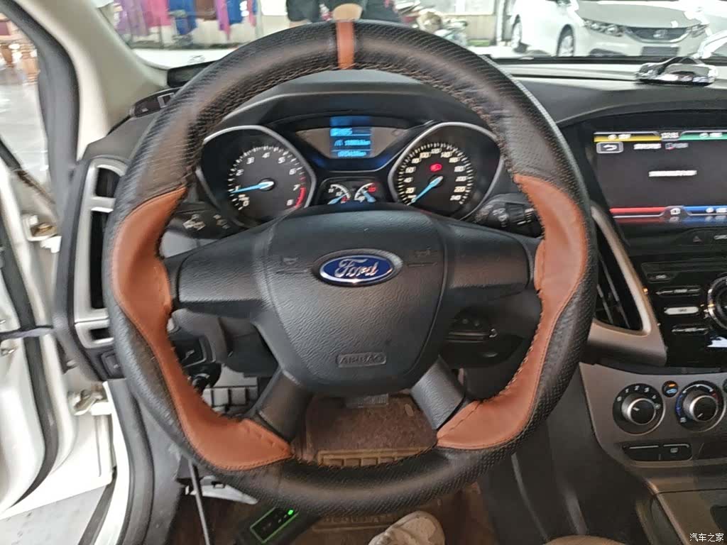 Ford Focus, 2015 7