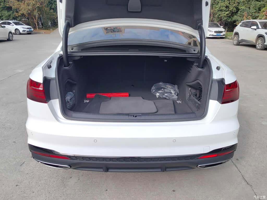 Audi A4L, 2023 15