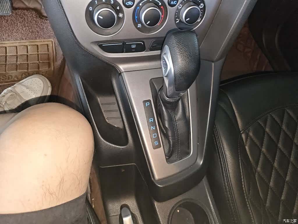 Ford Focus, 2015 10