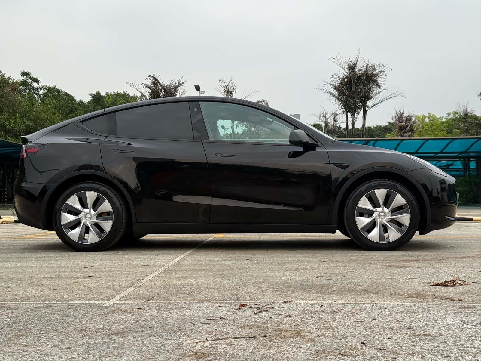 Tesla Model Y, 2023 14
