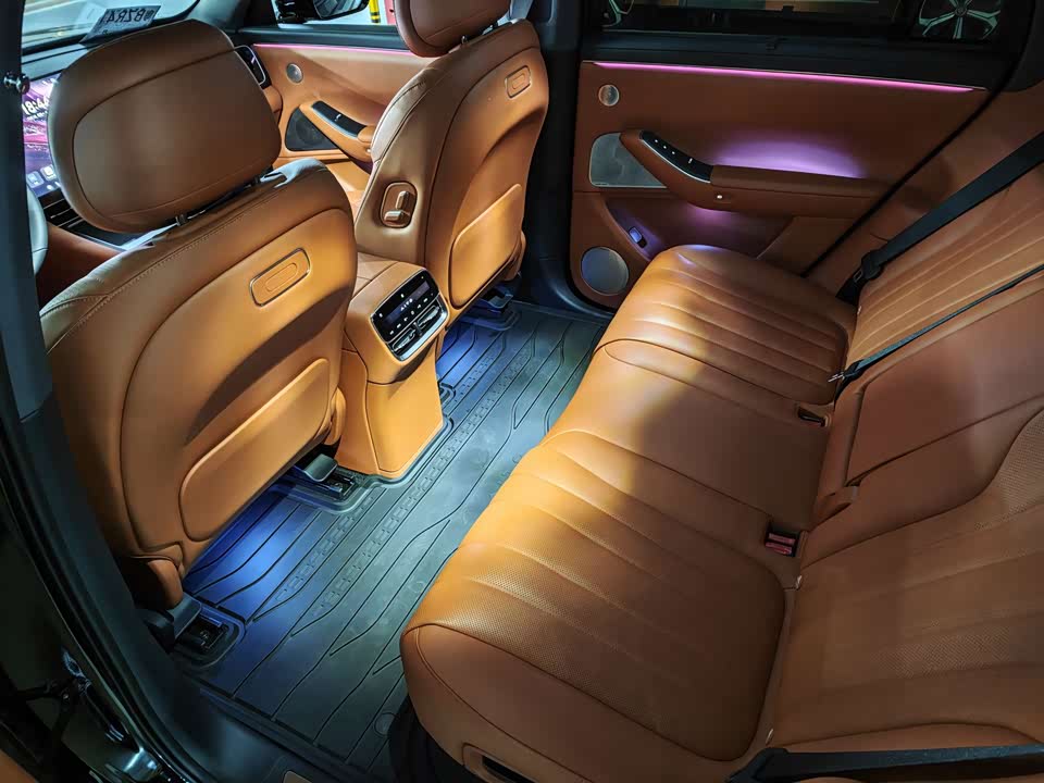 AITO Ask the world M7