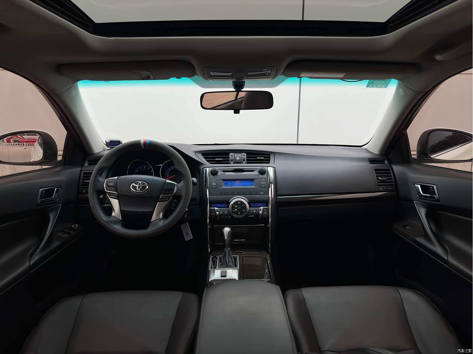 Toyota 2.5V, 2017 12