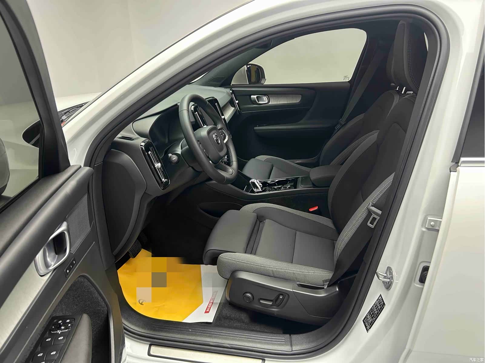 Volvo XC40, 2024 11