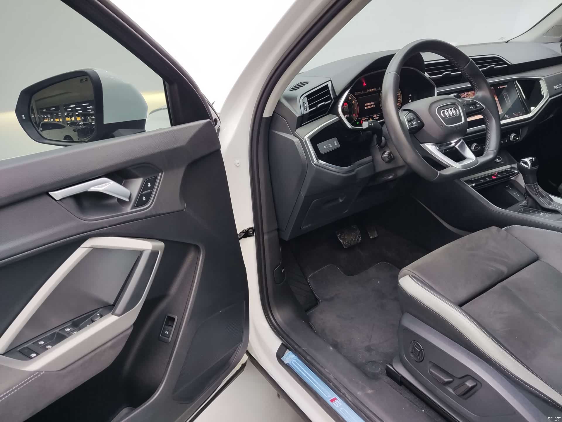 Audi Q3, 2022 14