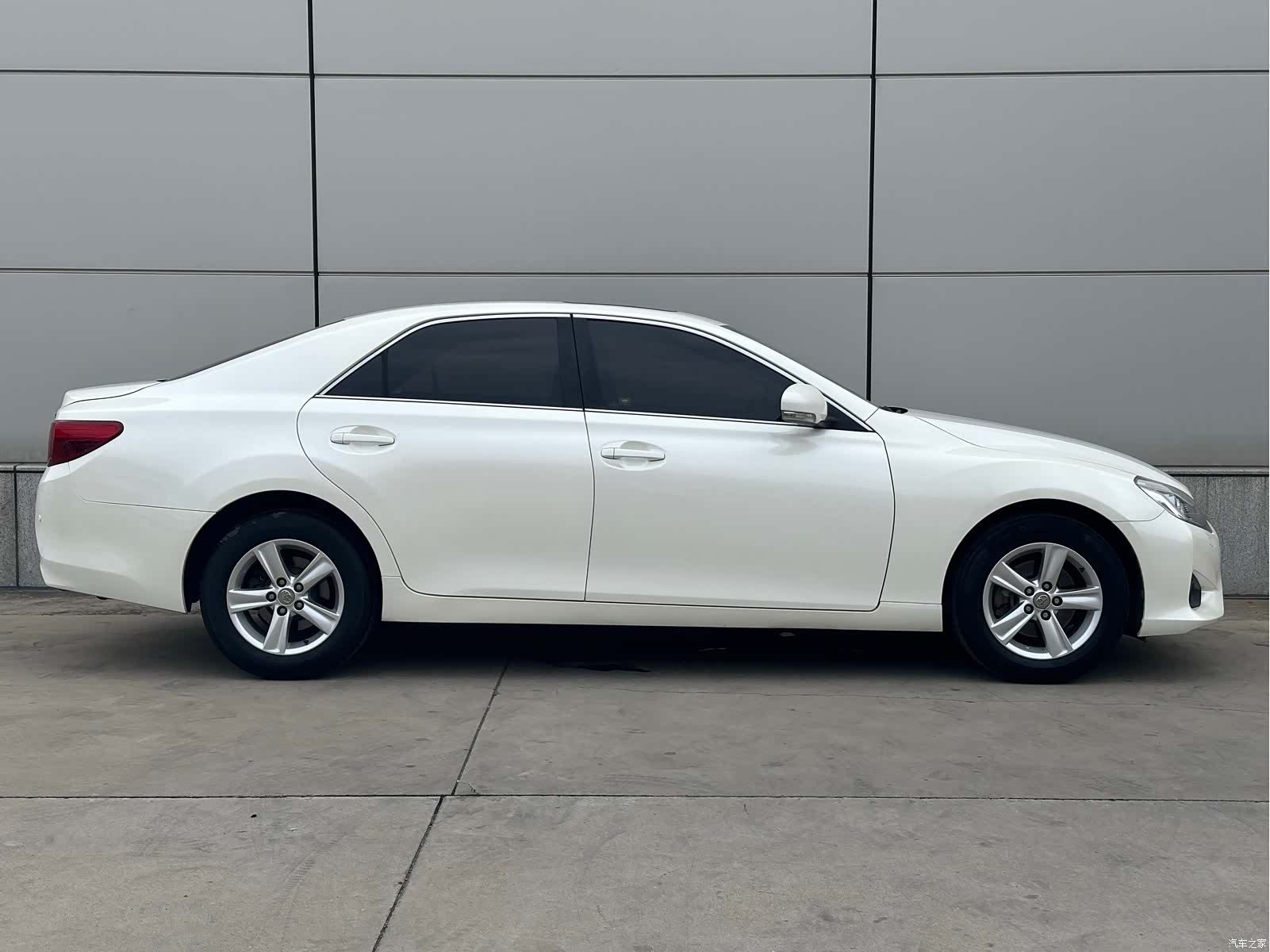 Toyota 2.5V, 2017 7