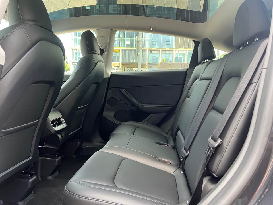 Tesla Model Y Tesla Model Y