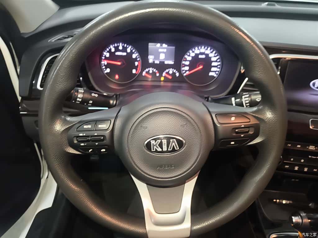 Kia GLS, 2018 11