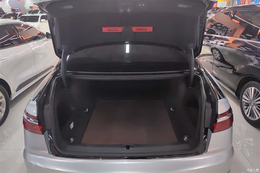 Audi A8L, 2019 4