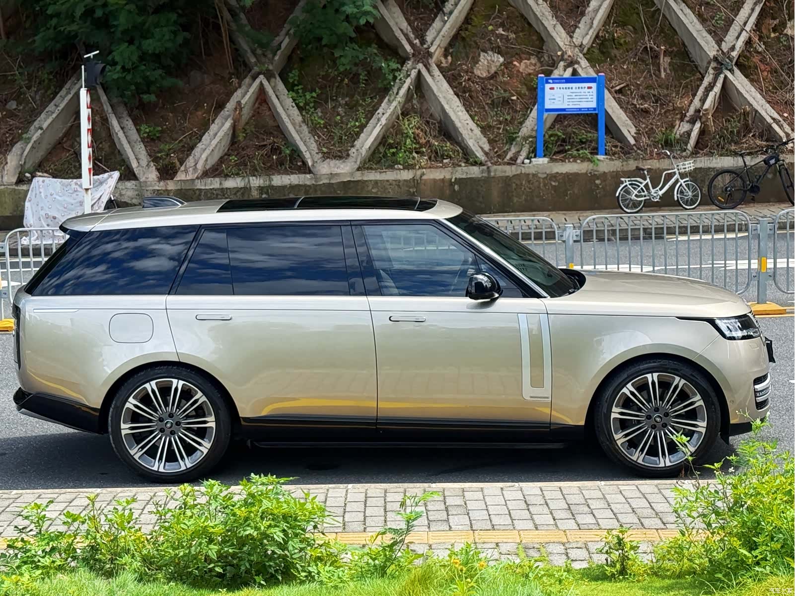 Land Rover Range Rover, 2024 4