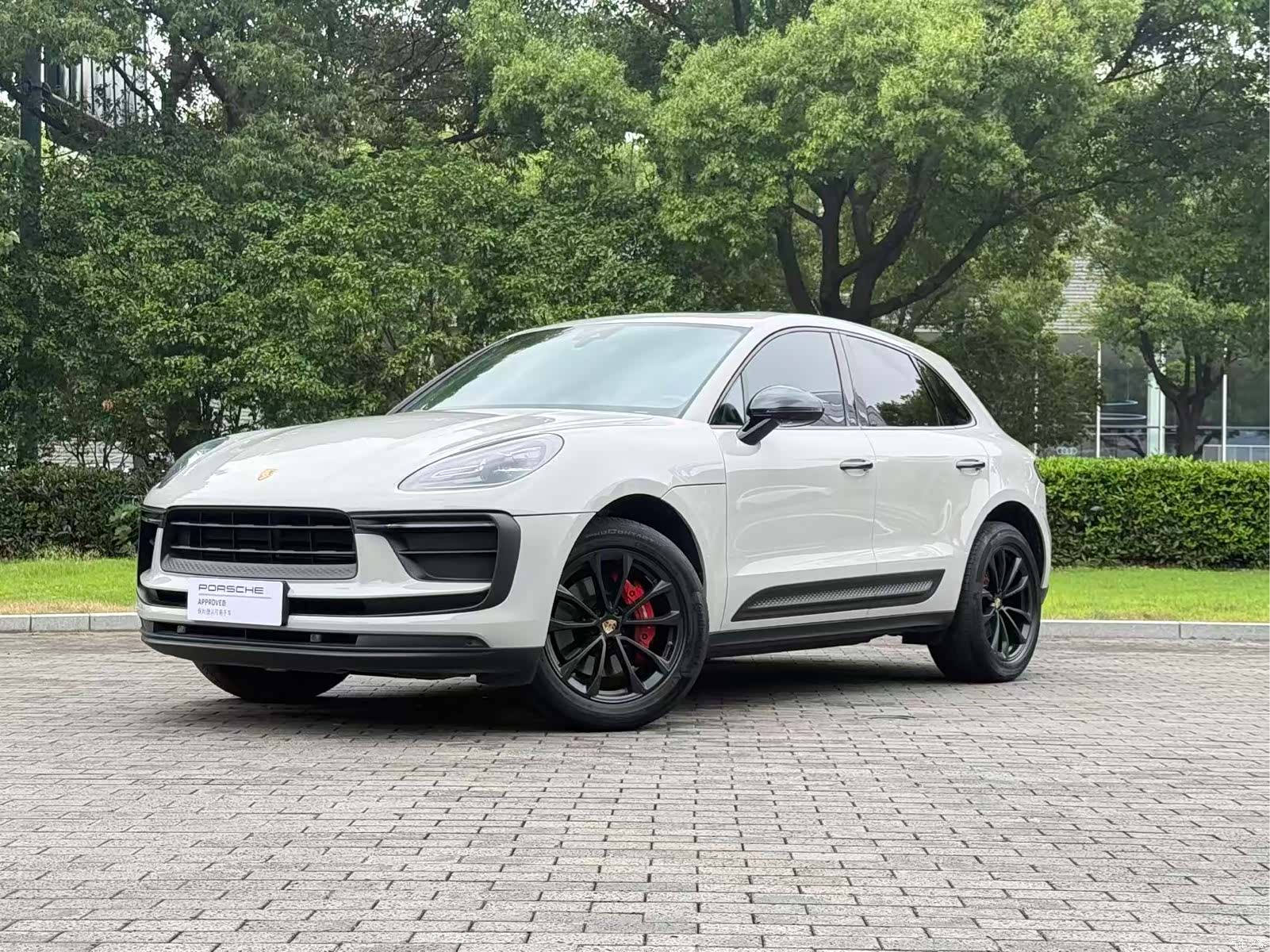 Porsche Macan, 2023 1