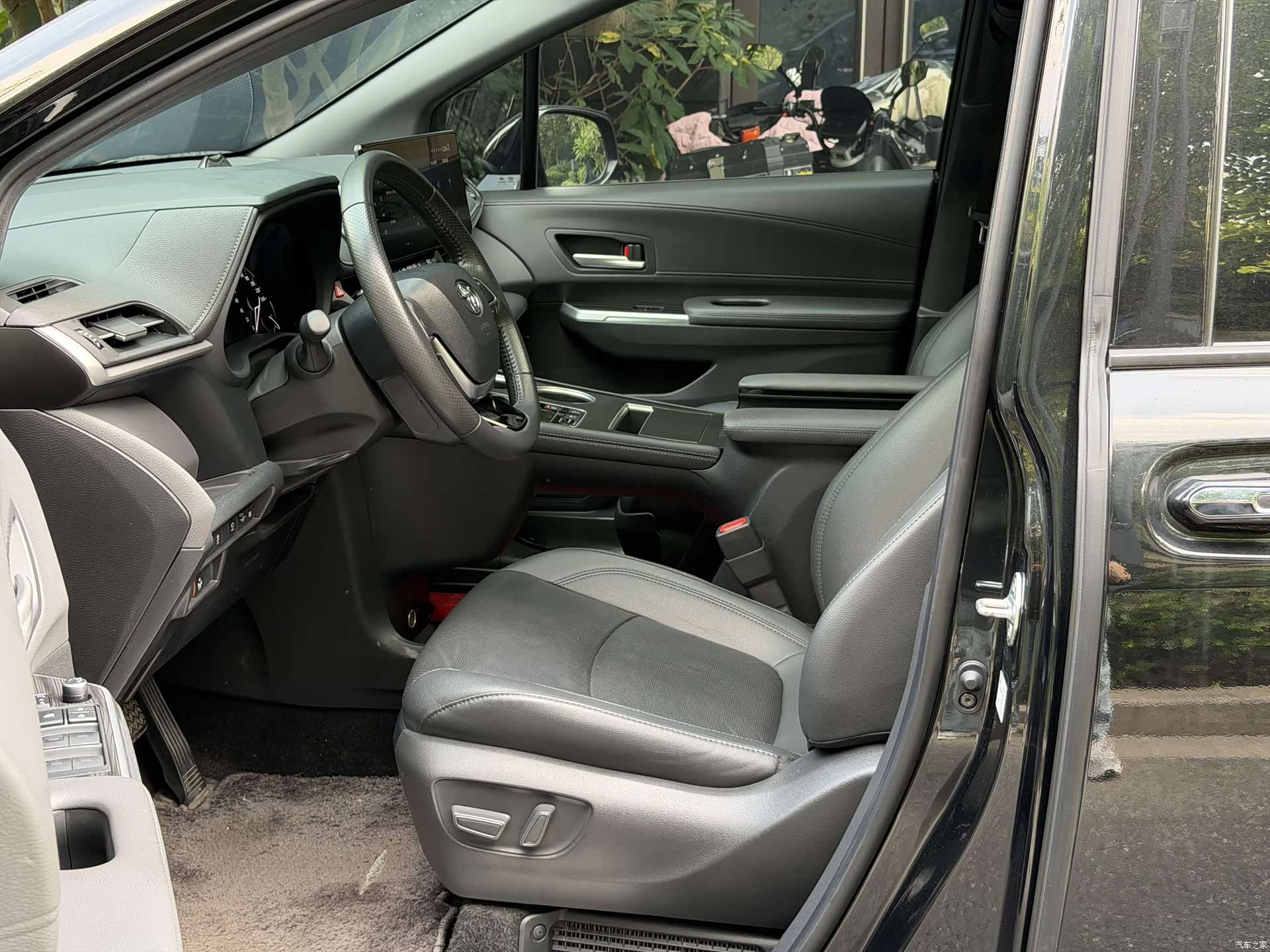 Toyota Sienna, 2023 10