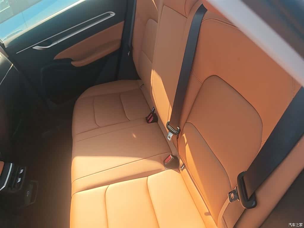 Geely Emgrand, 2025 17