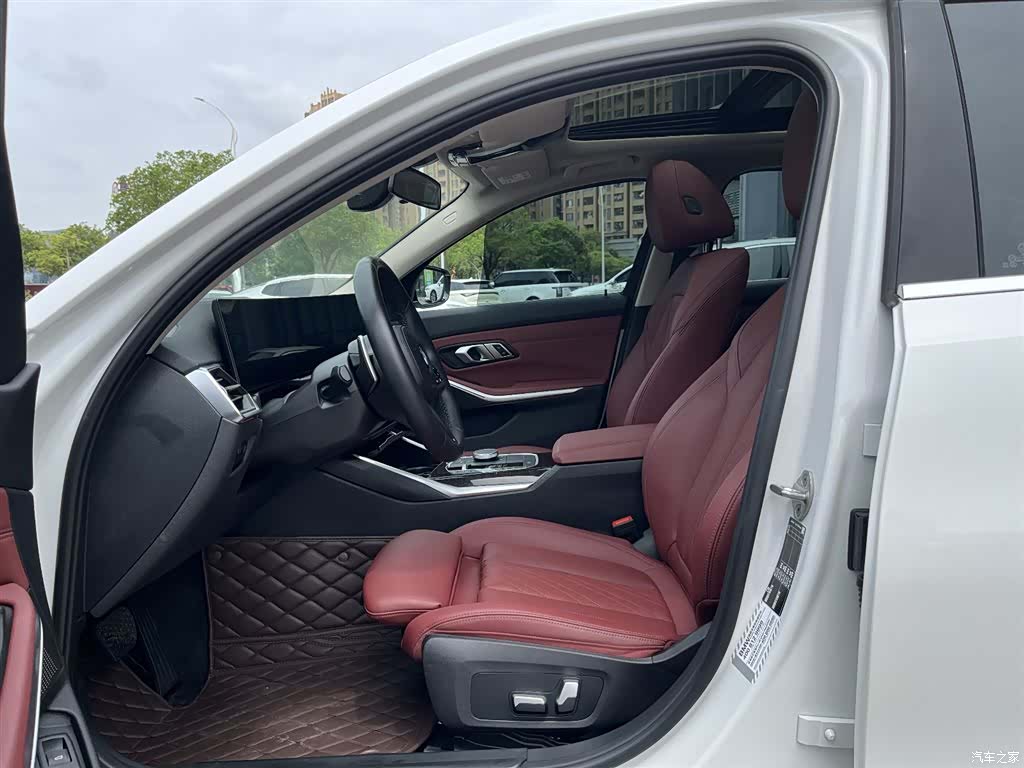 BMW 3 Series, 2023 12