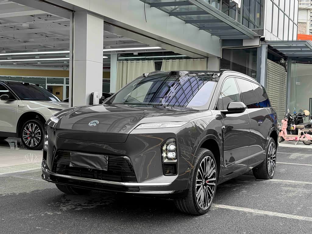 NIO ES8
