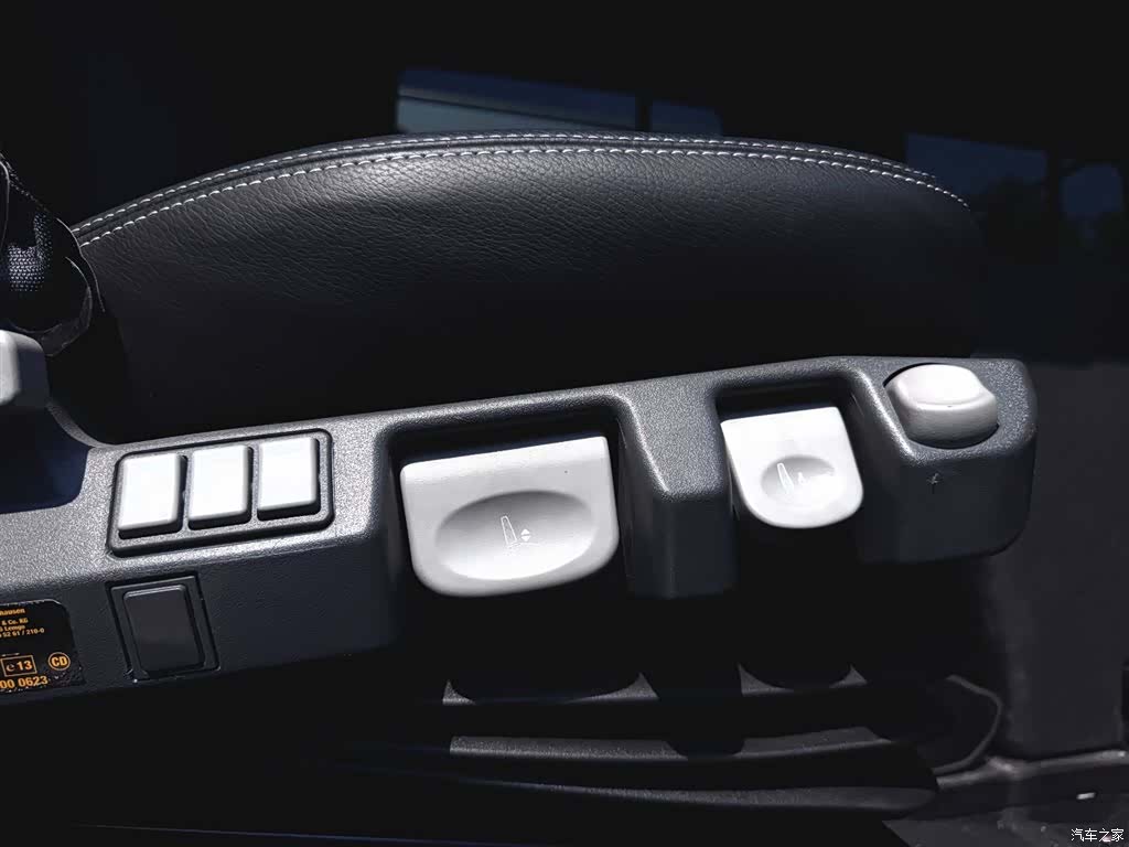 WuNiMoKeU5000 SUV, 2016 23