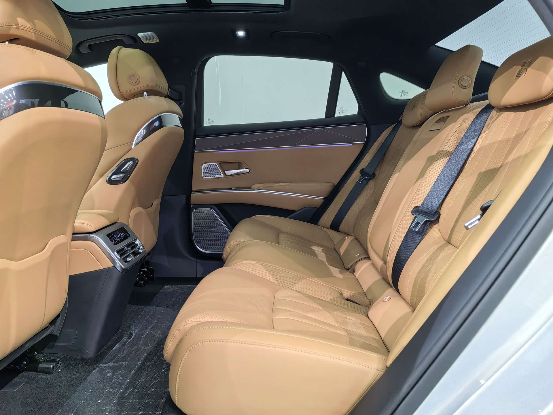 BYD Han, 2025 18