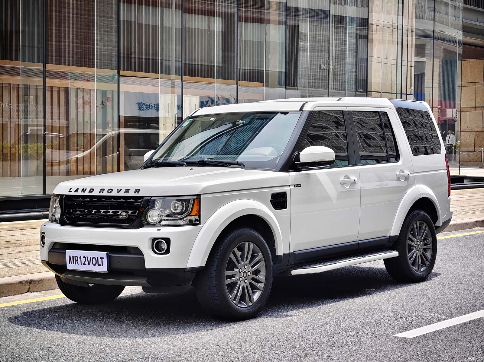 Land Rover Discovery, 2014 1