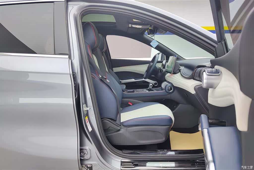 BYD Yuan, 2022 8