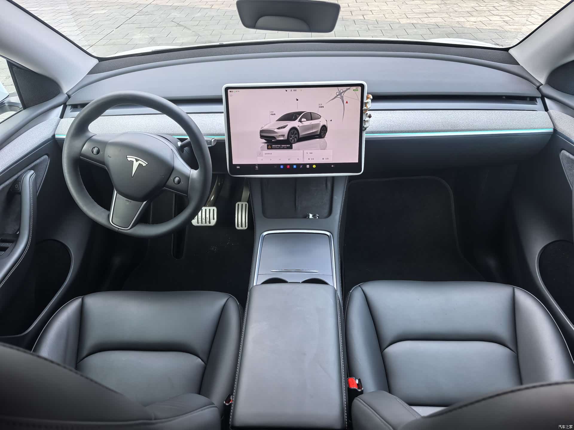 Tesla Model Y, 2024 9