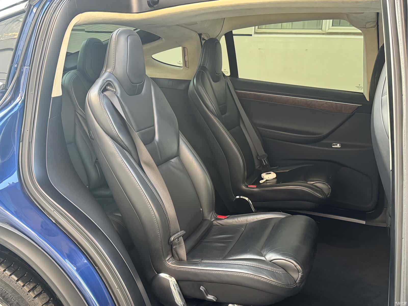 Tesla Model X, 2017 8