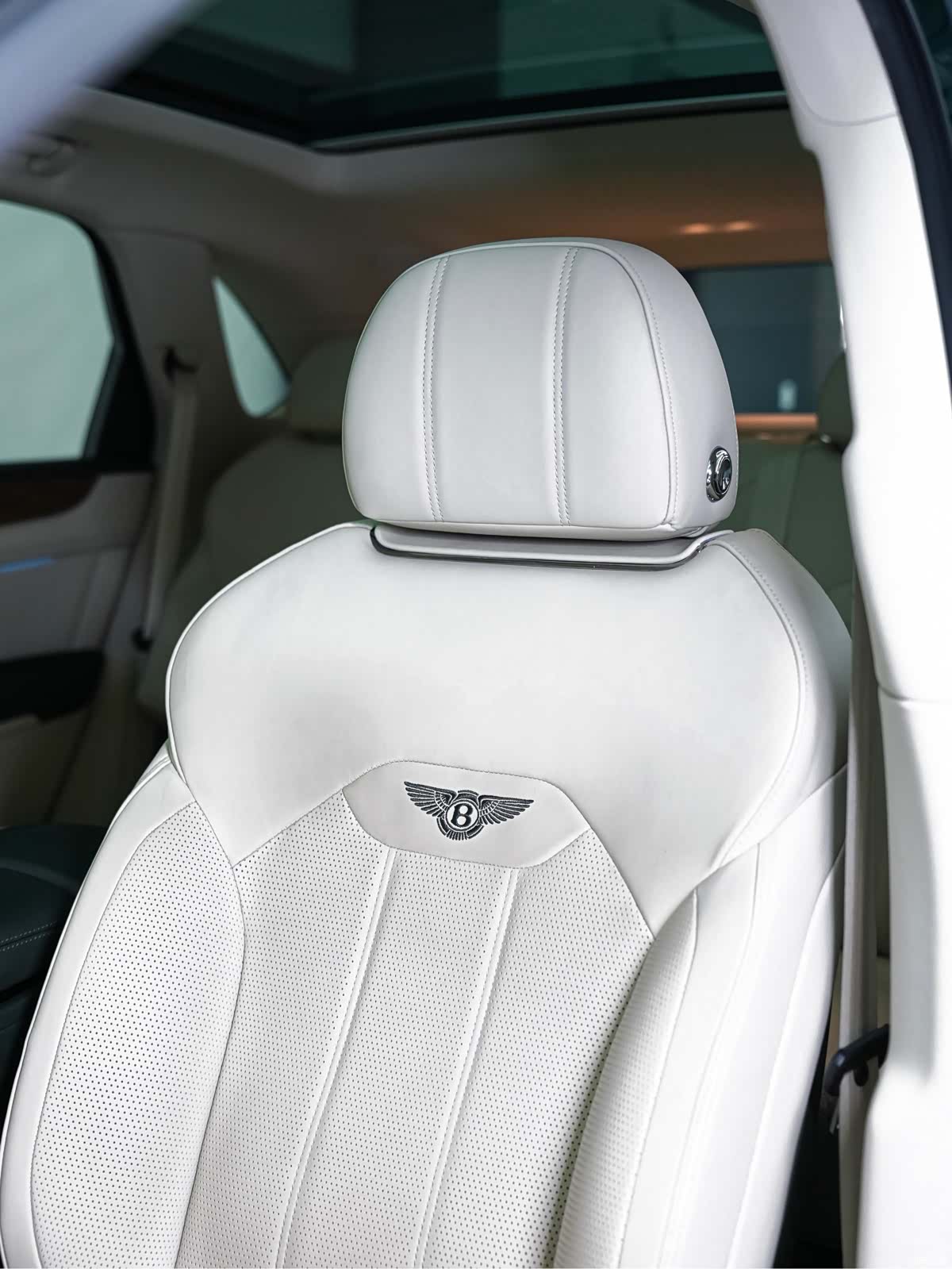 Bentley Bentayga, 2021 22