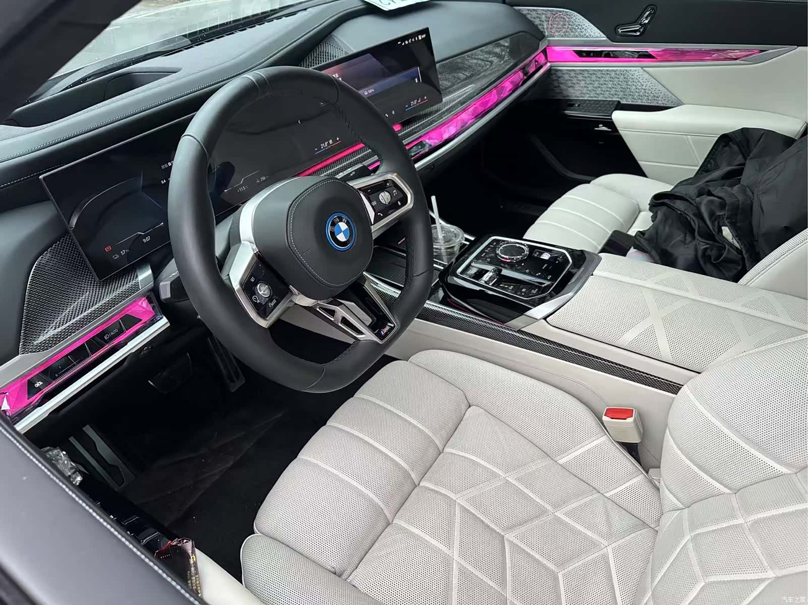 BMW i7, 2024 11